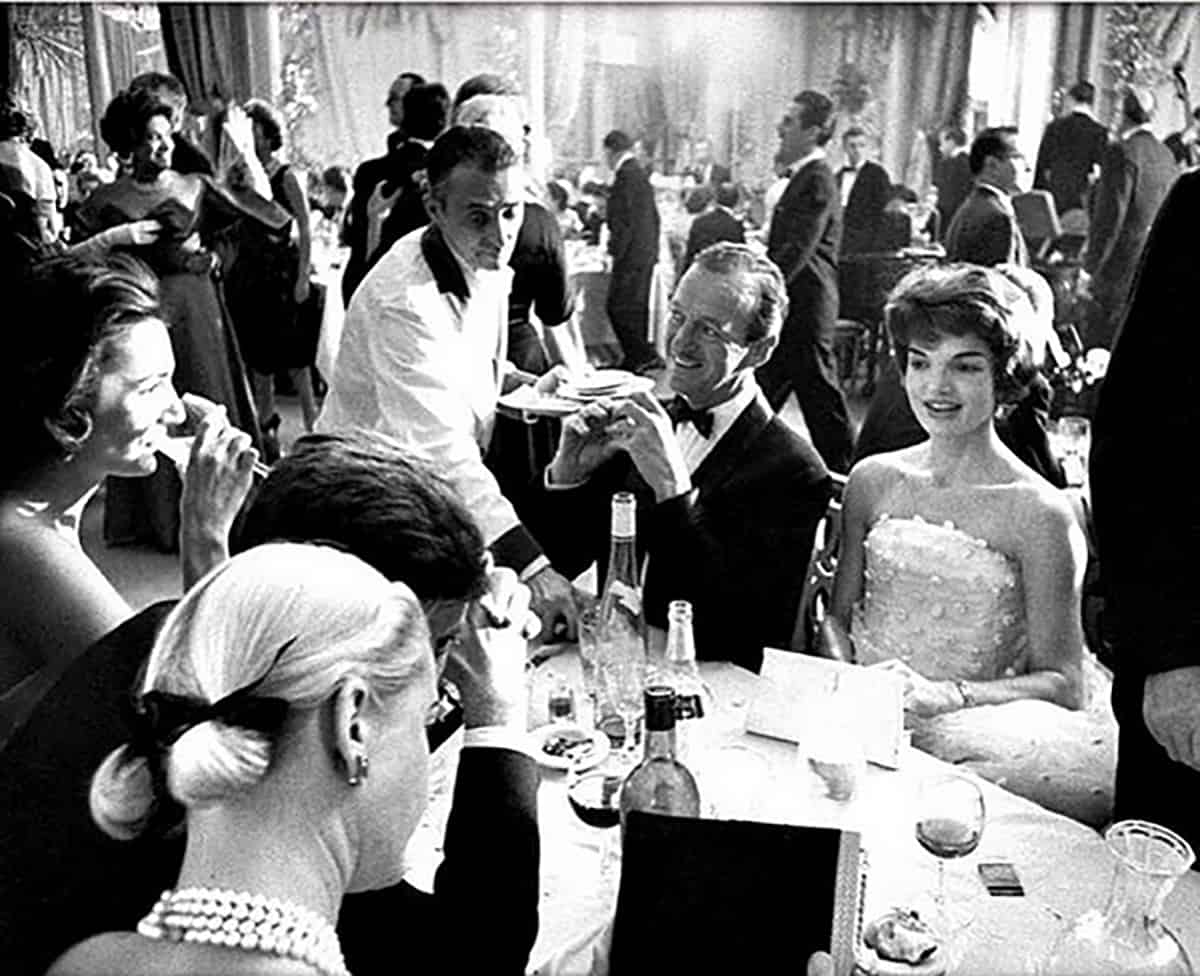 Lee Radziwill, David Niven, Jacqueline Kennedy, C.Z. Guest and John F. Kennedy, 1960.