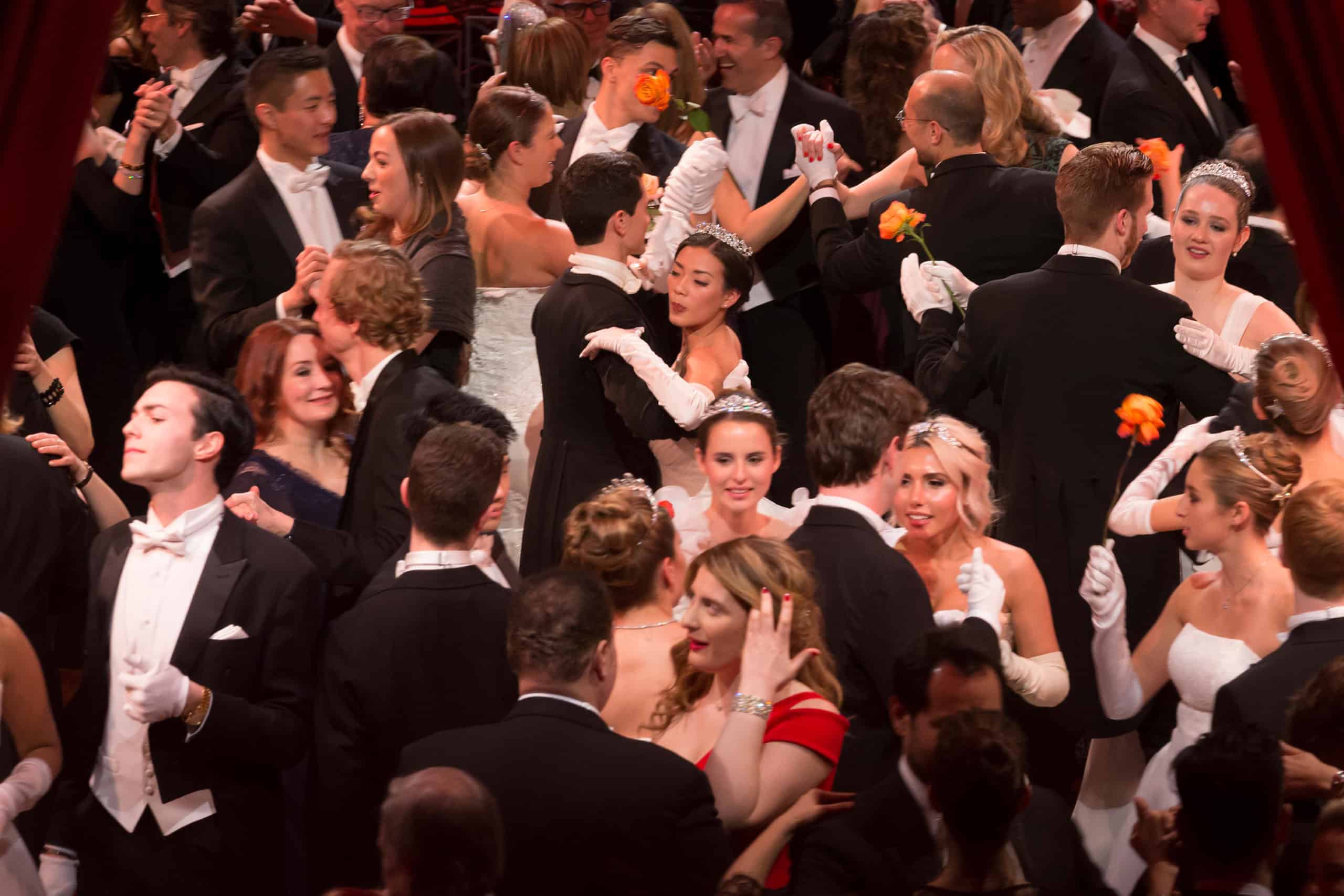 New York, United States. 02nd Feb, 2018. Debutante and guests dance waltz during New York 63rd Viennese Opera Ball at Ziegfeld ballroom Credit: Lev Radin/Pacific Press/Alamy Live News